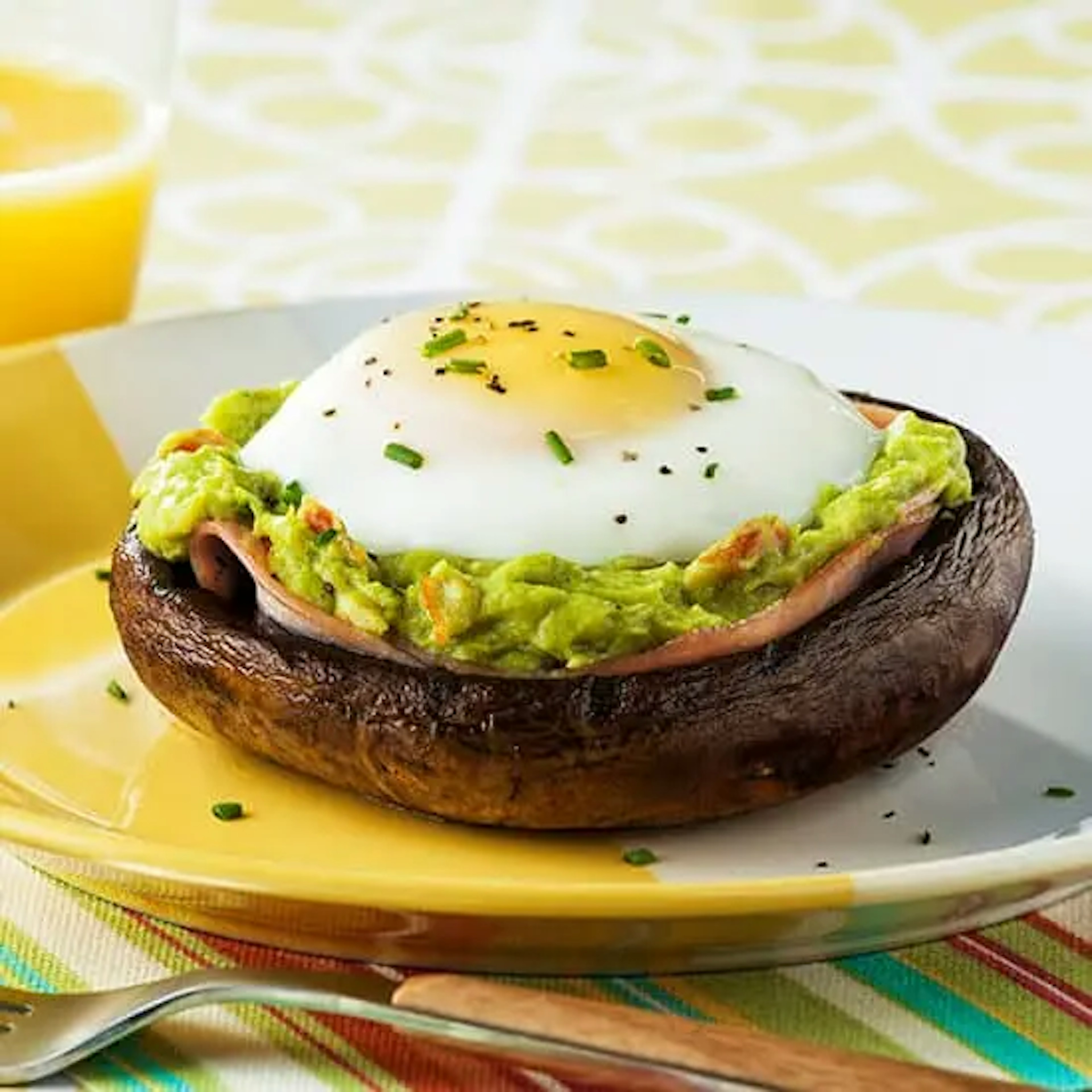 Portobello Stuffed with Ham, Egg, and Guacamole